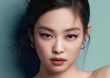 Billboard covers Jennie's Smoking Incident.