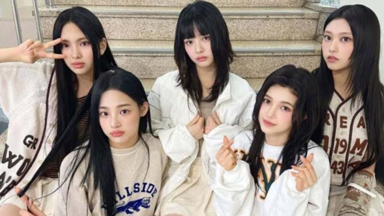 NewJeans (Credit: Pinterest)