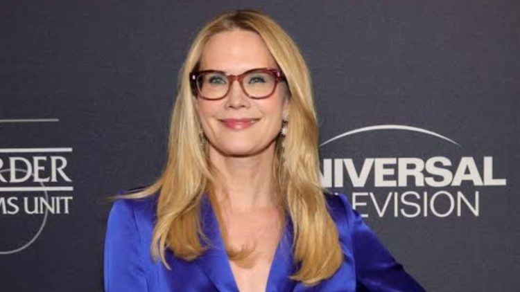 Stephanie March