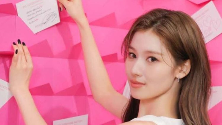YSL Beauty issued an apology, clarifying that their response to the comment comparing TWICE's Sana to BLACKPINK's Rose was a mistake
