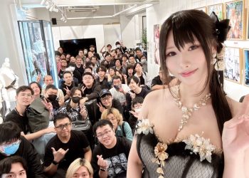 Cosplayer HaneAme Celebrates Birthday with Immersive Akihabara