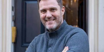 Simon Squibb Net Worth