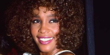 Whitney Houston (Credit: Pinterest)