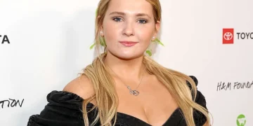 Abigail Breslin (Image via Getty)