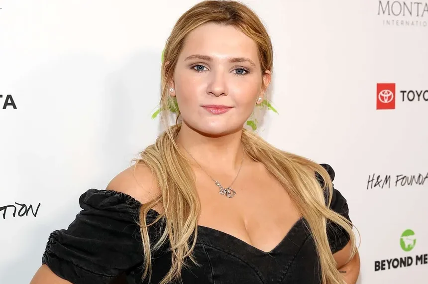 Abigail Breslin (Image via Getty)