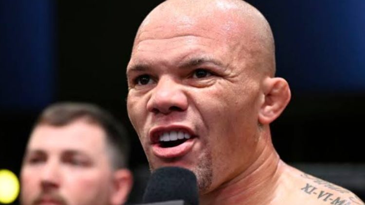 Anthony Smith (Credit: YouTube)