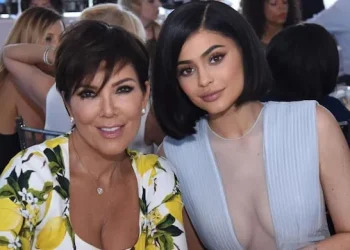 Kris Jenner and Kylie Jenner (Image via Getty)