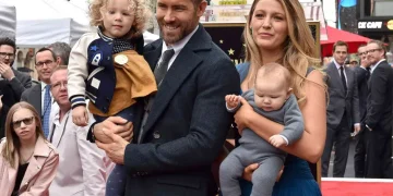 Ryan Reynolds with Blake Lively and their kids (Image via Getty)