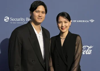 Shohei Ohtani and Wife Mamiko  (Image via Getty)