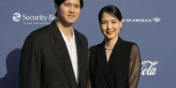 Shohei Ohtani and Wife Mamiko  (Image via Getty)