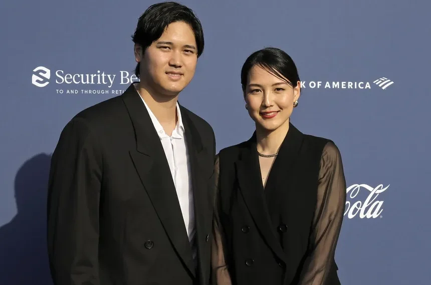 Shohei Ohtani and Wife Mamiko  (Image via Getty)