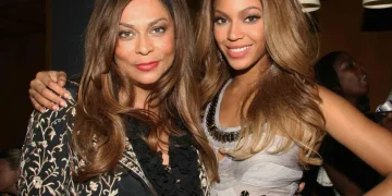 Tina Knowles and Beyoncé (Image via Getty)