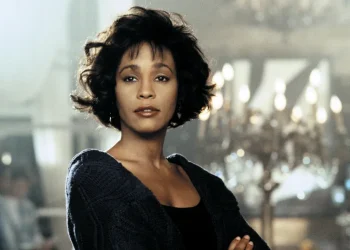 Whitney Houston (Image via Getty)