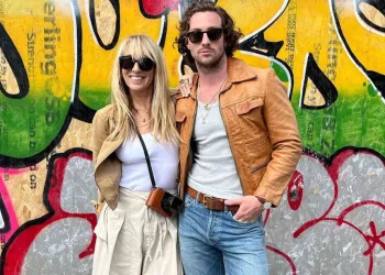 Aaron and Sam Taylor-Johnson (Image via Getty)