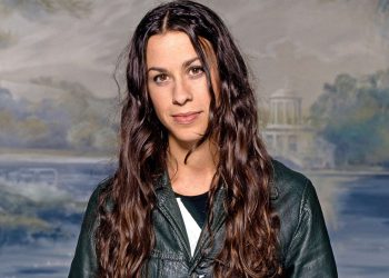 Alanis Morissette (Image via Getty)