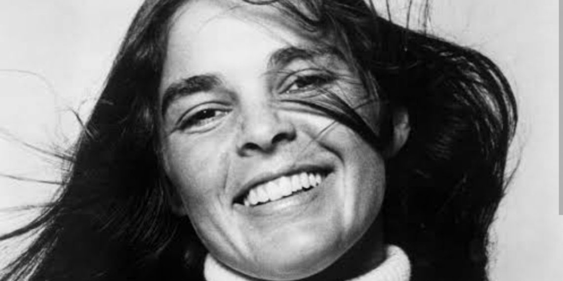 Ali MacGraw (Credit: Pinterest)