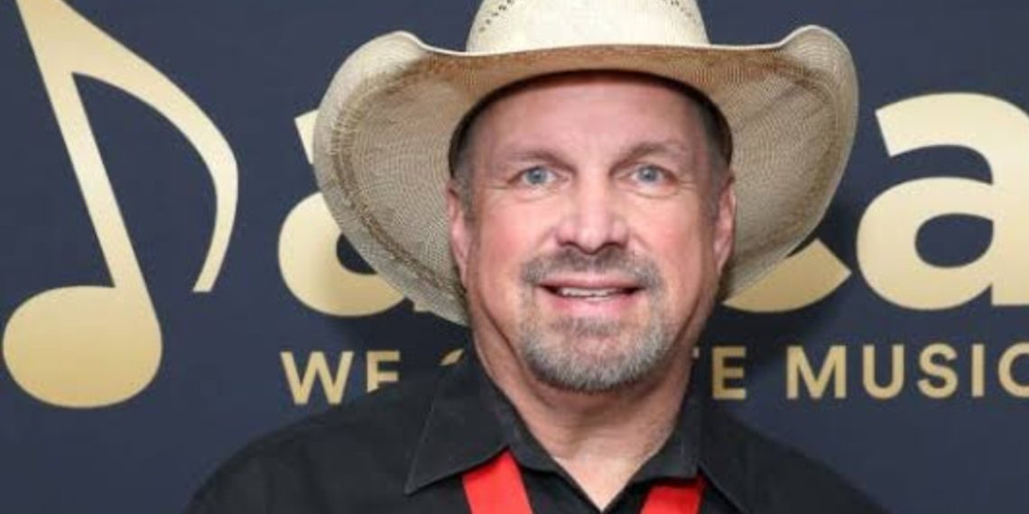 Garth Brooks (Credit: Pinterest)