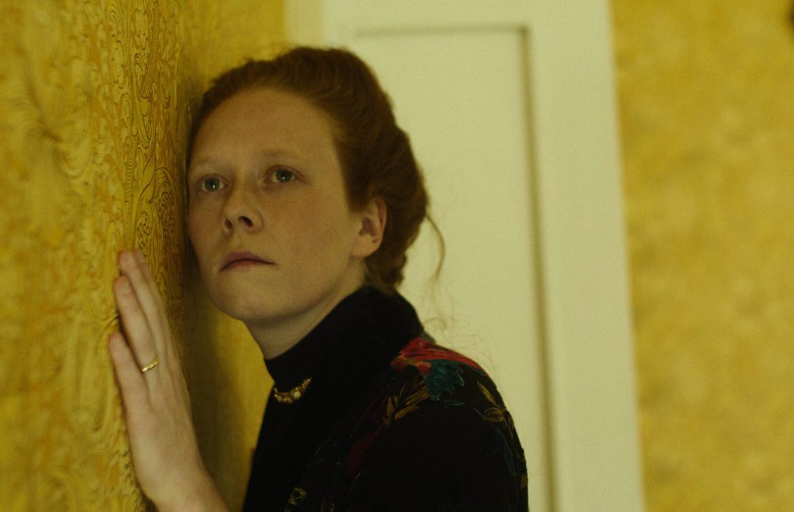 The Yellow Wallpaper Ending Explained: What Is The Fate Of The Woman In ...