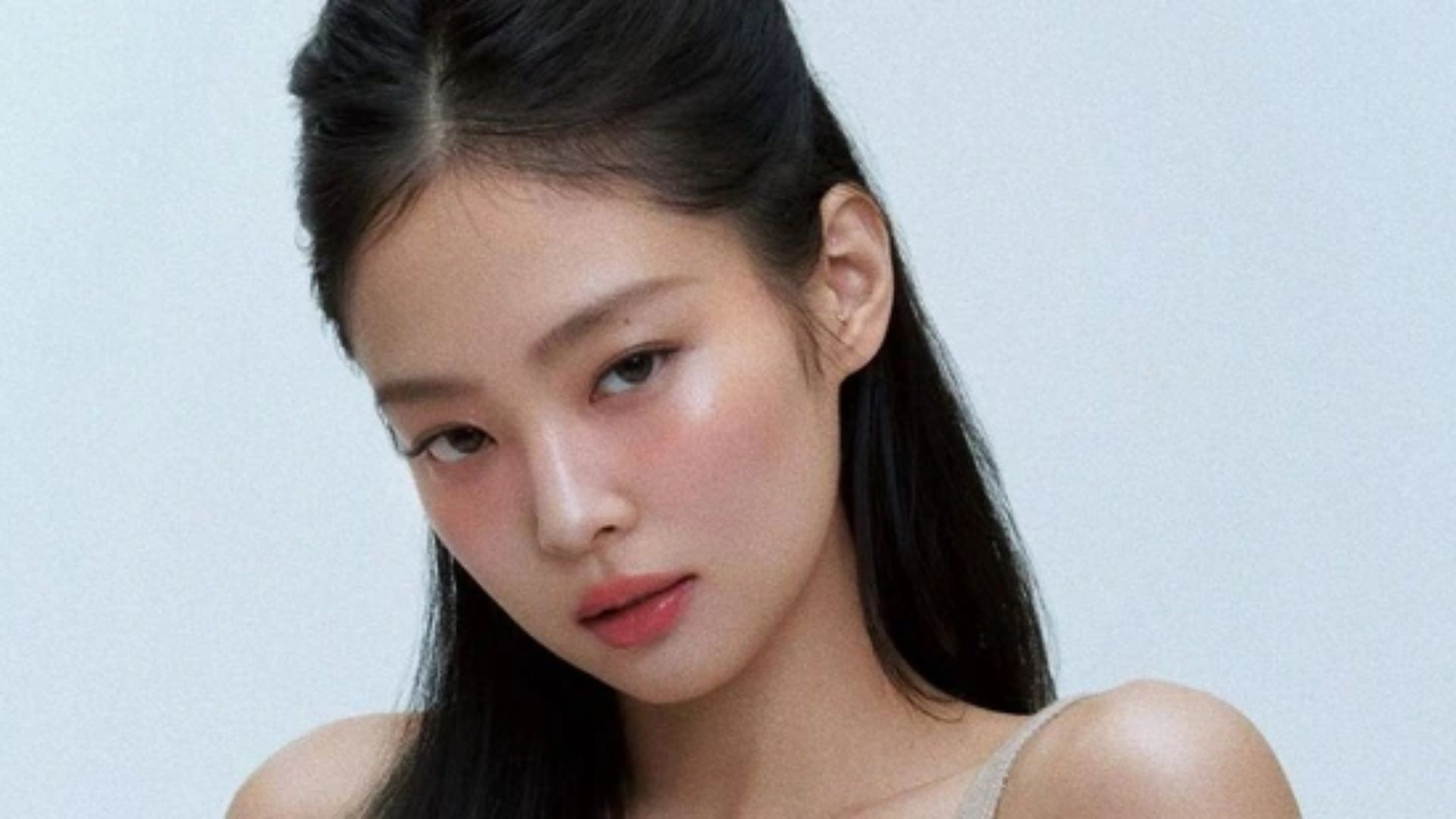 Jennie Announces Release Date for 'Ruby'