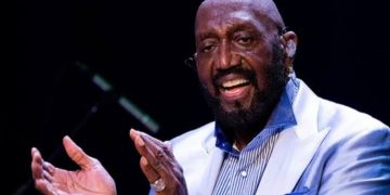 Otis Williams (Credit: YouTube)