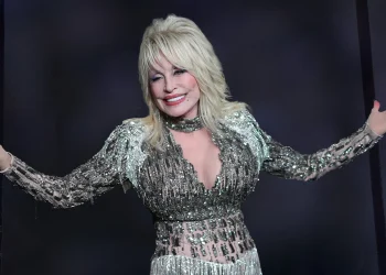 Dolly Parton (Image via Getty)