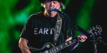 Neil Young (Image via Getty)