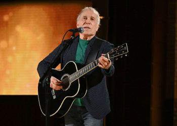 Paul Simon (Image via Getty)