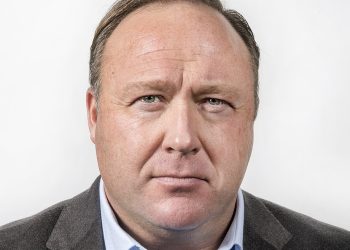 Alex Jones (Image via Getty)