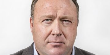 Alex Jones (Image via Getty)