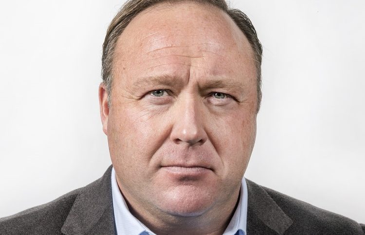 Alex Jones (Image via Getty)