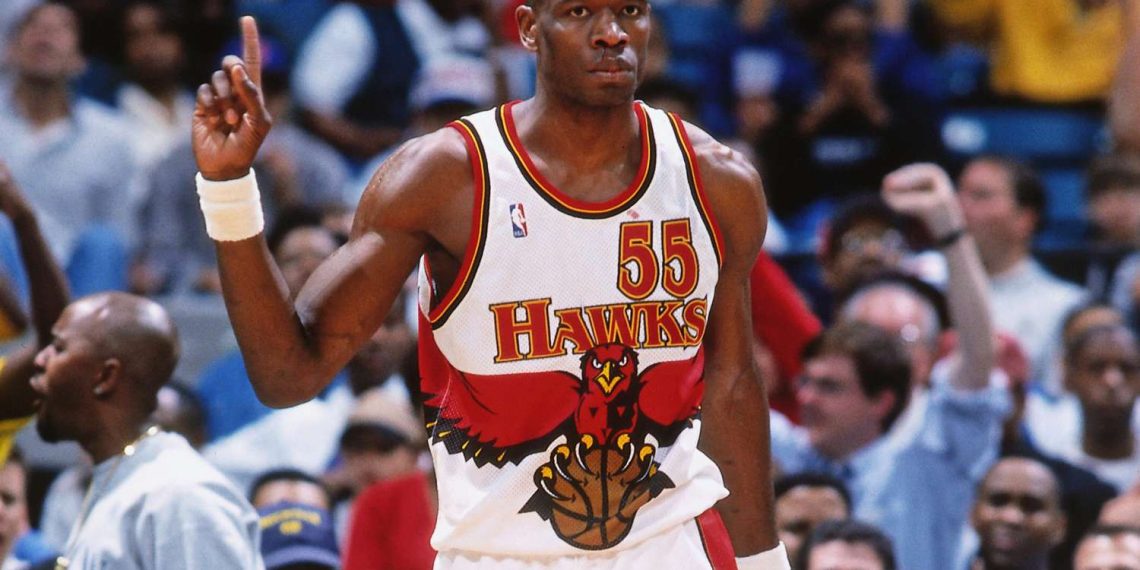 Dikembe Mutombo (Image via Getty)