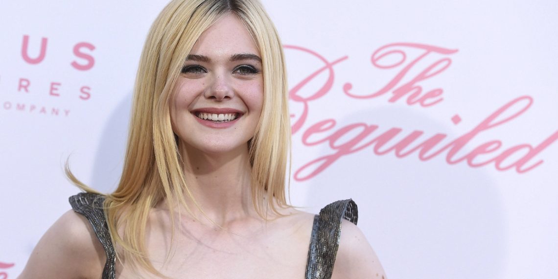 Elle Fanning (Image via Getty)