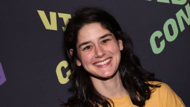 Elyse Myers (Credit: YouTube)