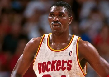 Hakeem Olajuwon (Image via Getty)