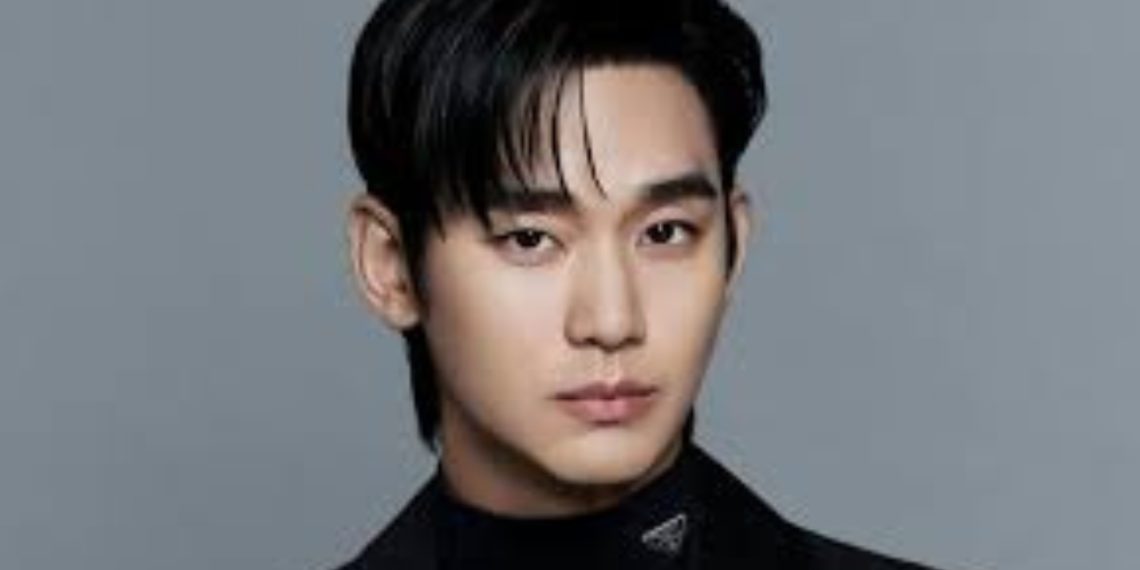 Kim Soo Hyun (Credit: Pinterest)