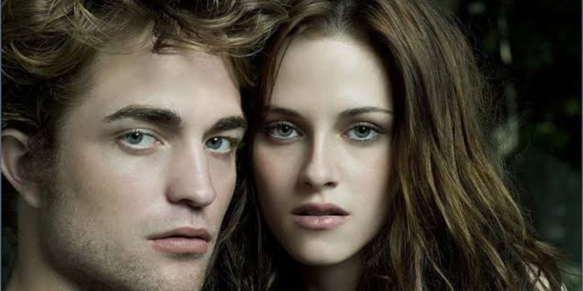 Robert Pattinson and Kristen Stewart (Credit: X)