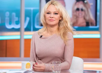 Pamela Anderson (Image via Getty)