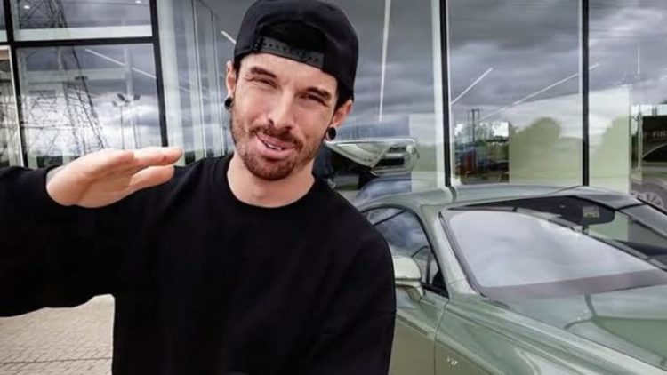 Mat Armstrong (Credit: YouTube)