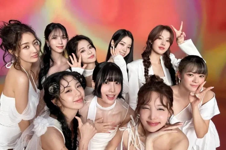TWICE (Image via Getty)