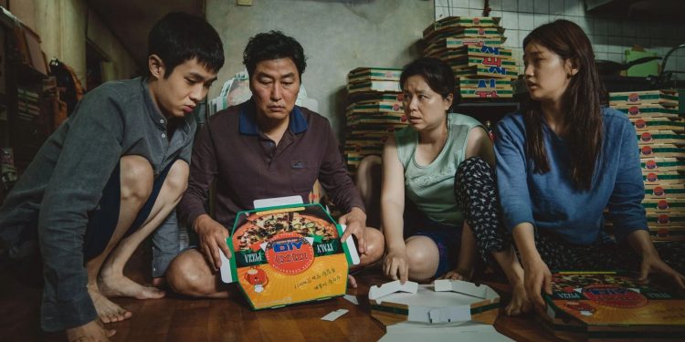 The hidden basement reveals the dark secrets beneath wealth (Photo: Parasite /CJ Entertainment and Barunson E&A)