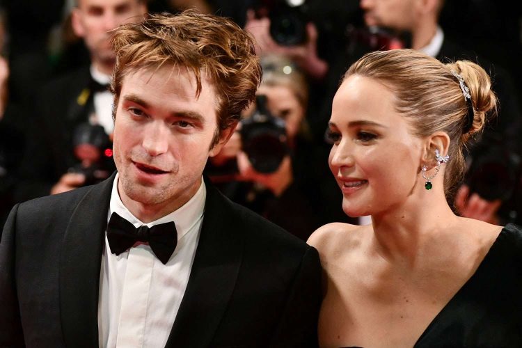 Robert Pattinson and Jennifer Lawrence (Image via Getty)