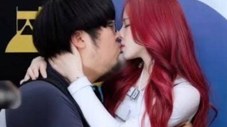 AI Kissing My Idol (Credit: YouTube)