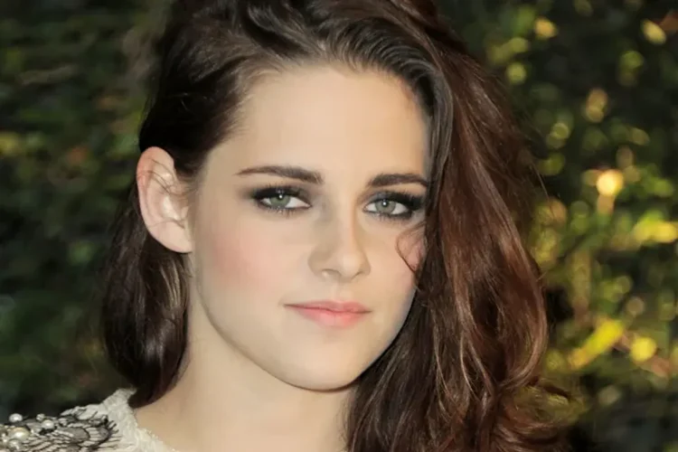 Kristen Stewart (Image via Getty)