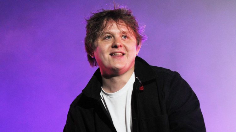 Lewis Capaldi (Image via Getty)