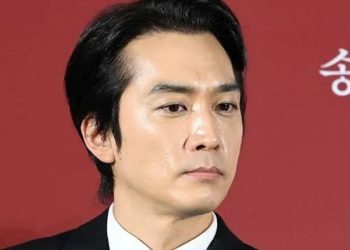 Hyt(1) - Heartfelt Condolences: Song Seung Heon Mourns the Passing of His Mother, Moon Myung Ok