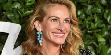 Ahyw(5) - Julia Roberts Faces the Fire: Defending “After the Hunt” and Its Controversial Take on Campus Assault