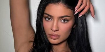 Bysv(4) - Kylie Jenner to Make Acting Debut in A24 Film The Moment, Produced by Charli XCX