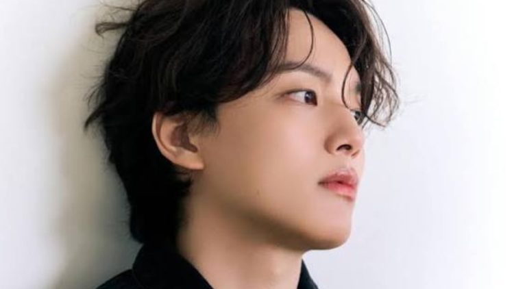 Hhd(1) - Yeo Jin Goo Announces Military Enlistment Through Heartfelt Handwritten Letter During 20th Debut Anniversary Tour