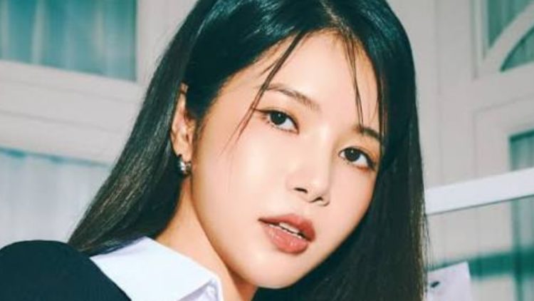 Igd(2) - MAMAMOO’s Solar Stuns Fans with Unexpected Military Enlistment Announcement