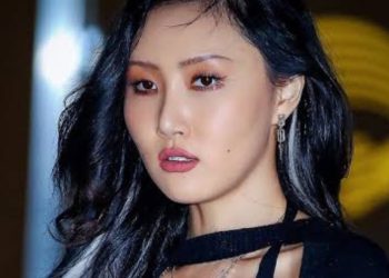 Igd(5) - Hwasa Sets Hearts Ablaze with the Romantic and Bittersweet Teaser for “Good Goodbye”